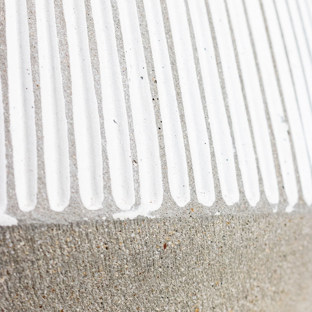 Harley Low Ridged Pot White Stripe Close Up