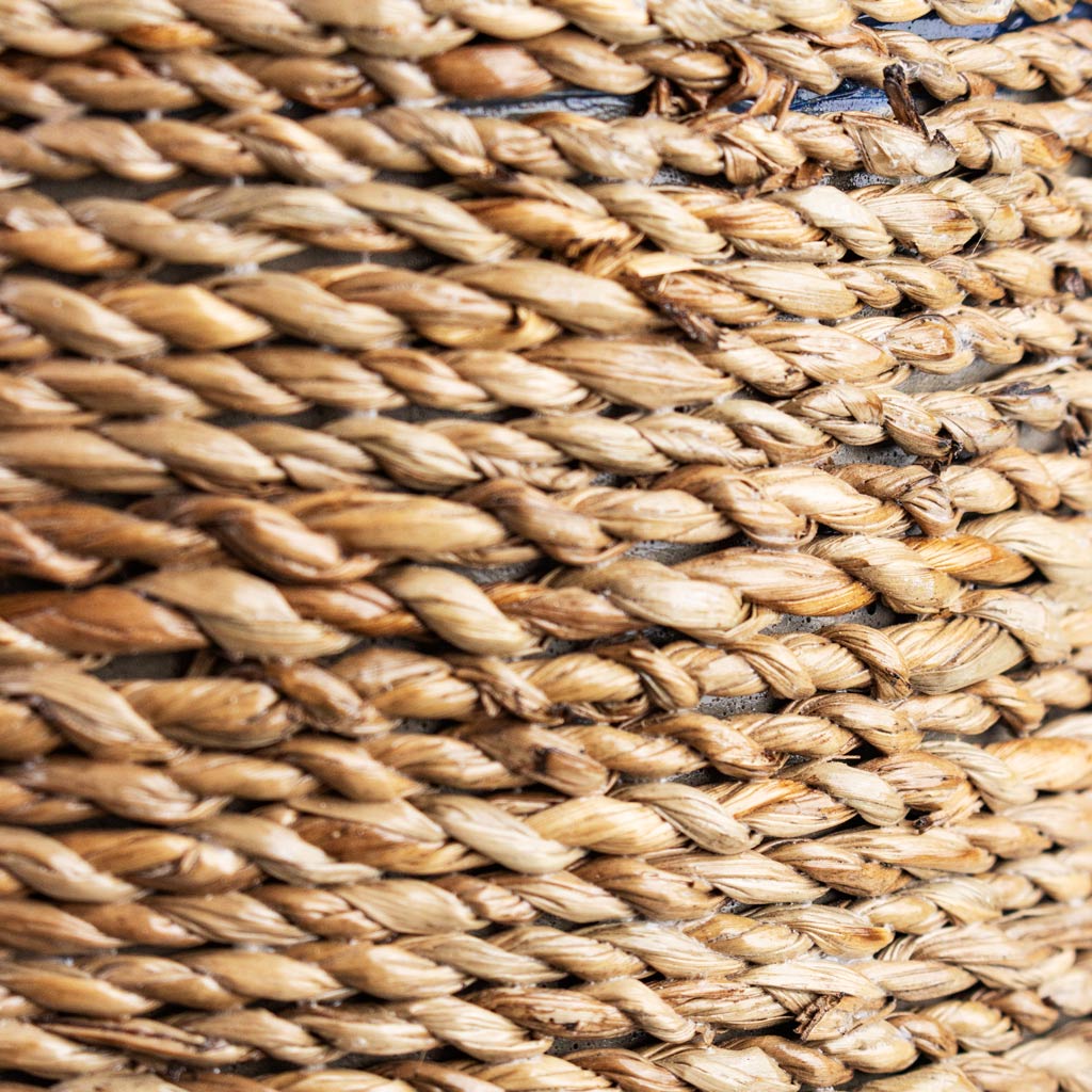 Patt Pot Straw Grass Close Up