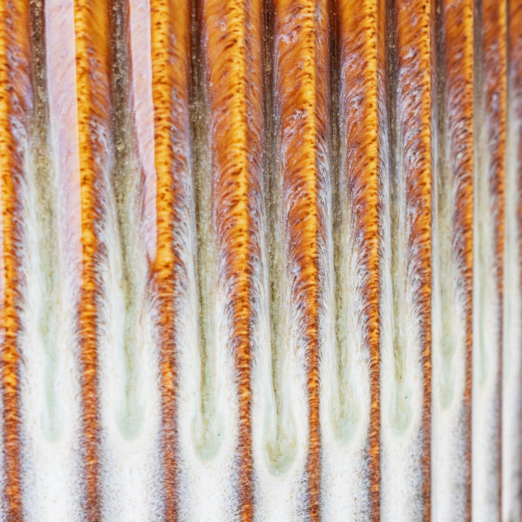 Willow Ribbed Pot Chocolate close up