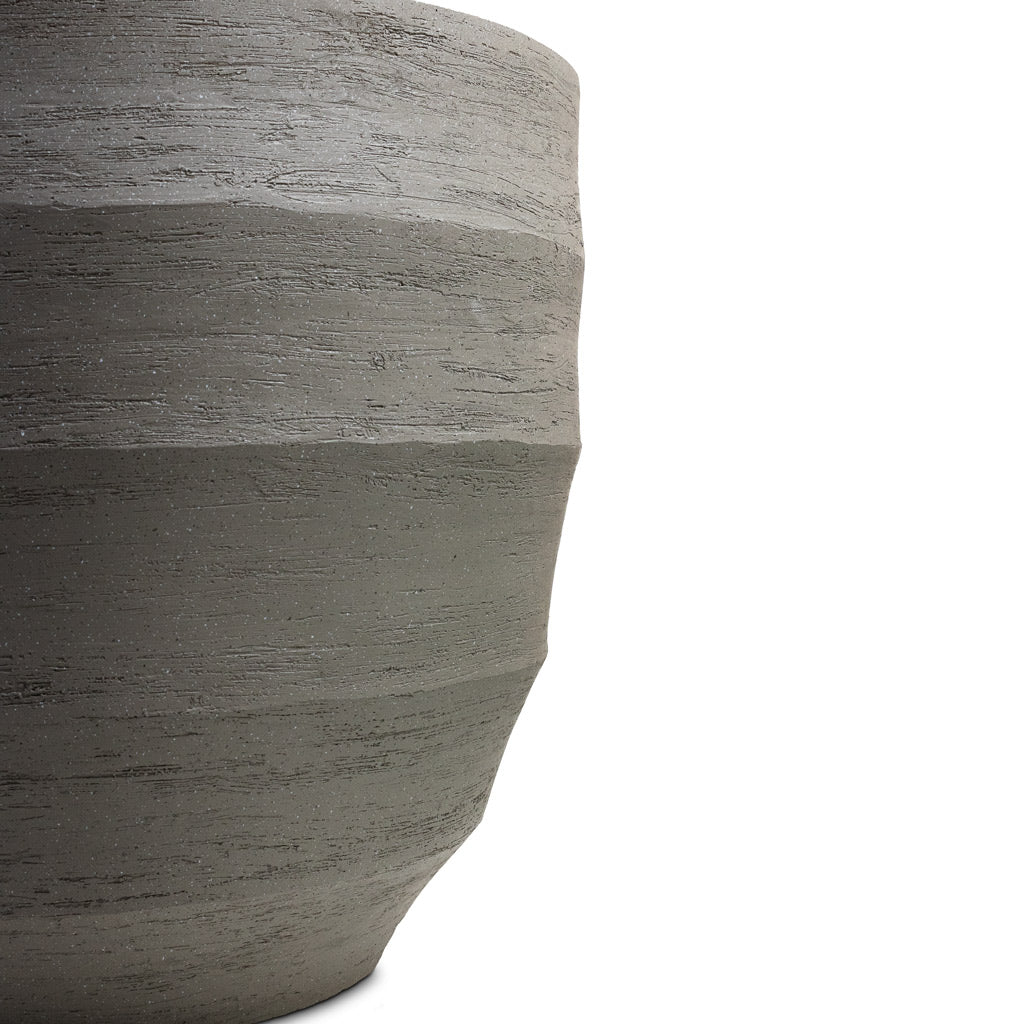 Bordo New Egg Pot Planter - Clay Edge