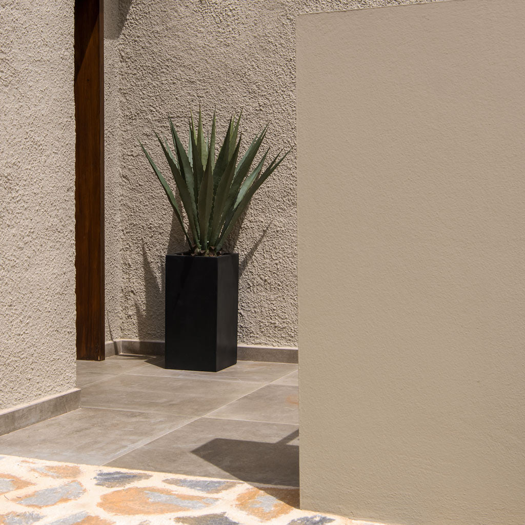 Bouvy Natural Planter - Black Outdoors