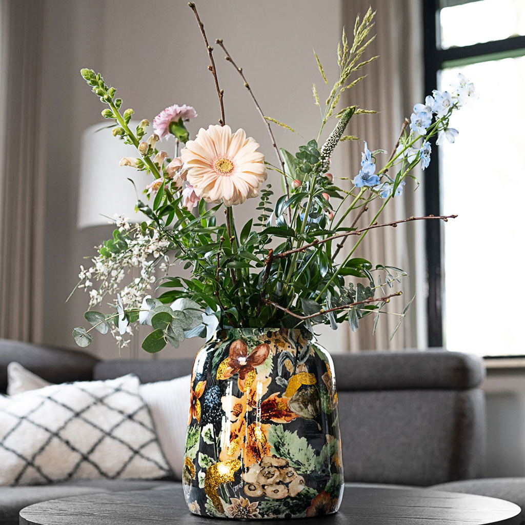 Lammie Planter - Berry Blue & Flower Arrangement