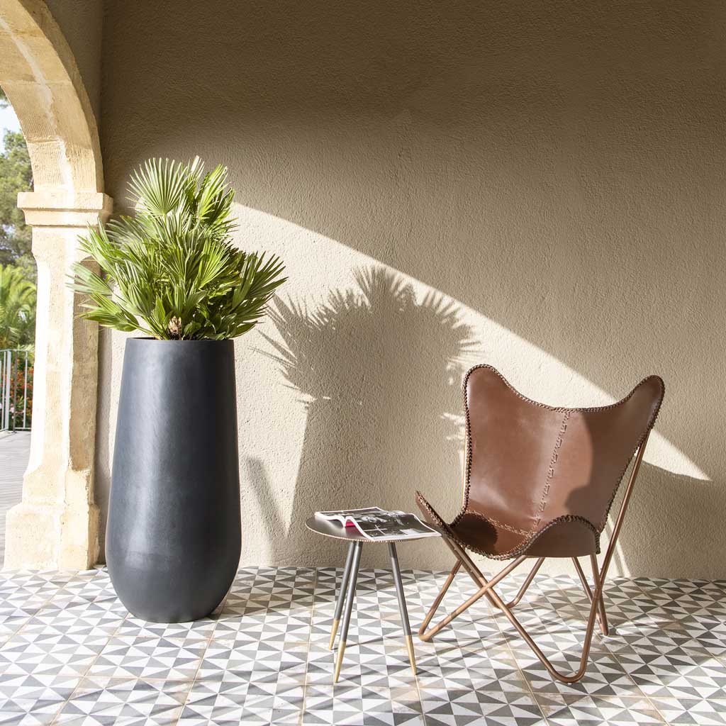 Nax Natural Tall Planter - Black & Outdoor Seating