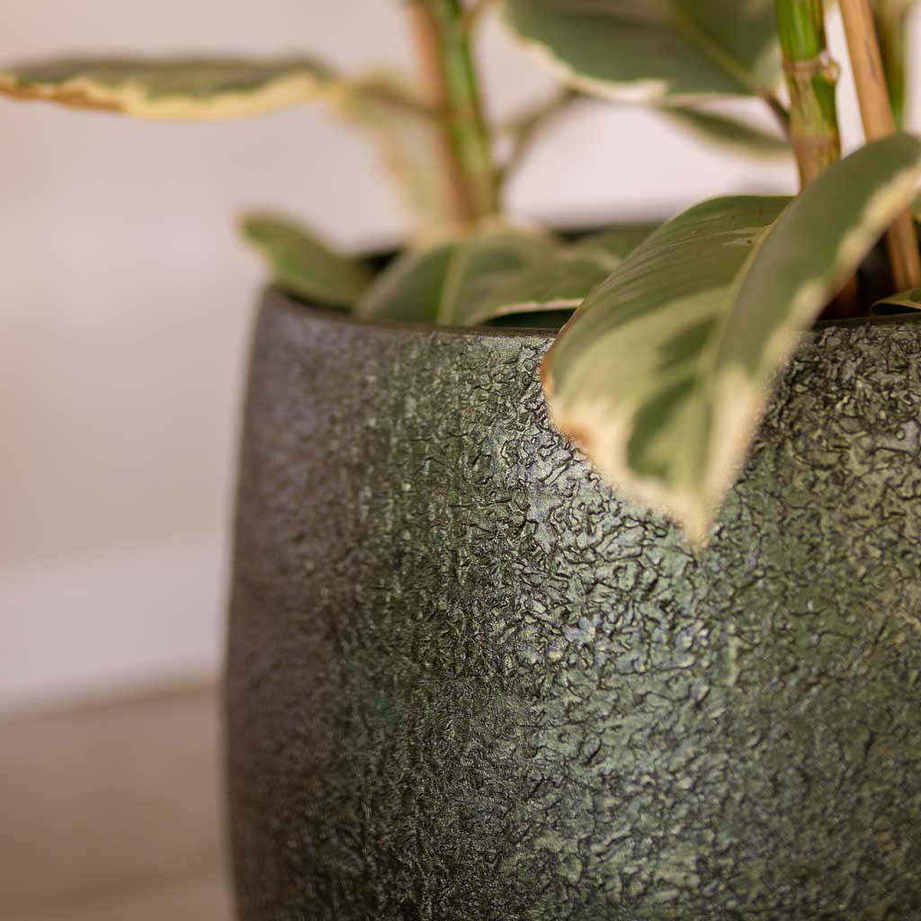 Noor Plant Pot - Velvet Green
