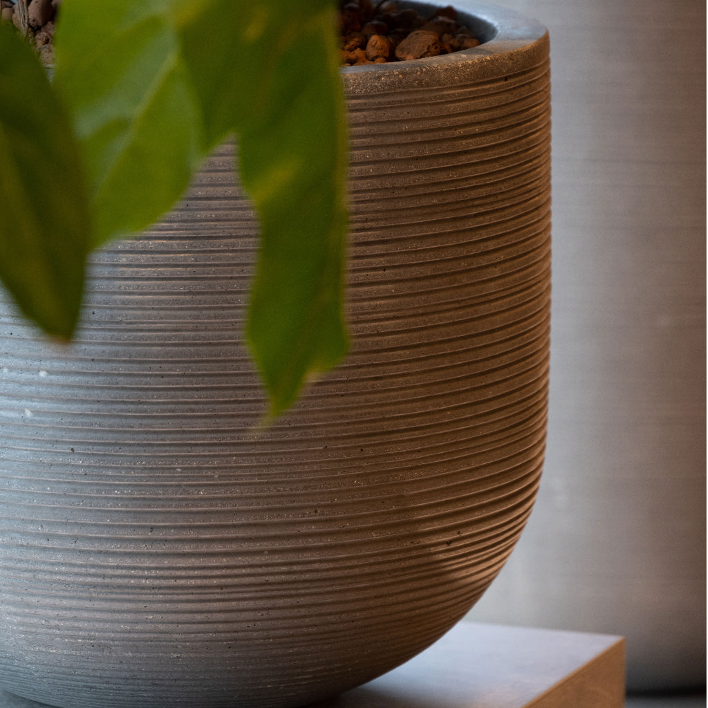 Cody Plant Pot - Ridged Dark Grey Large Side on